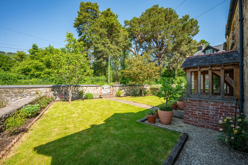 Front Garden- click for photo gallery